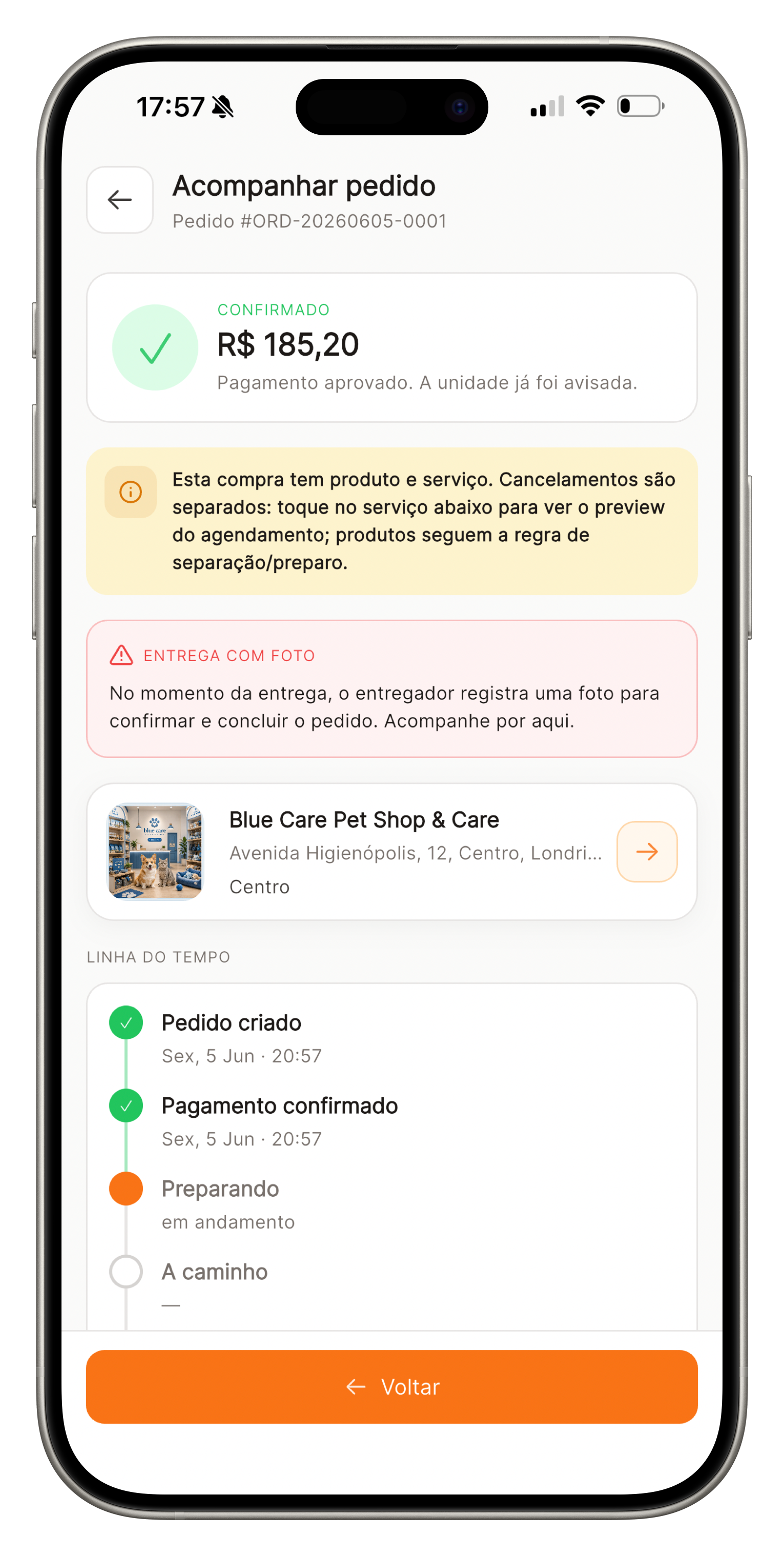 Tela de acompanhamento de pedido com linha do tempo: criado, confirmado, preparando e a caminho